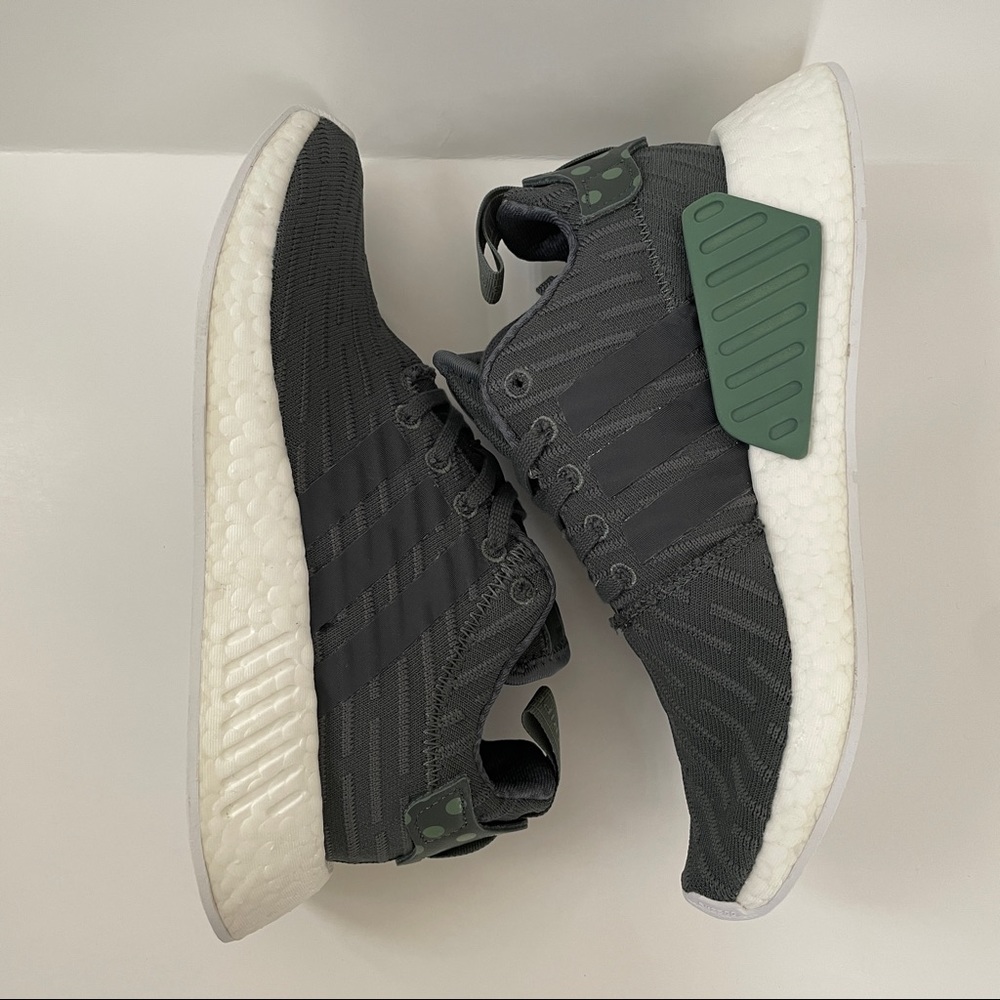 Adidas NMD R2 Woman Size 5.5